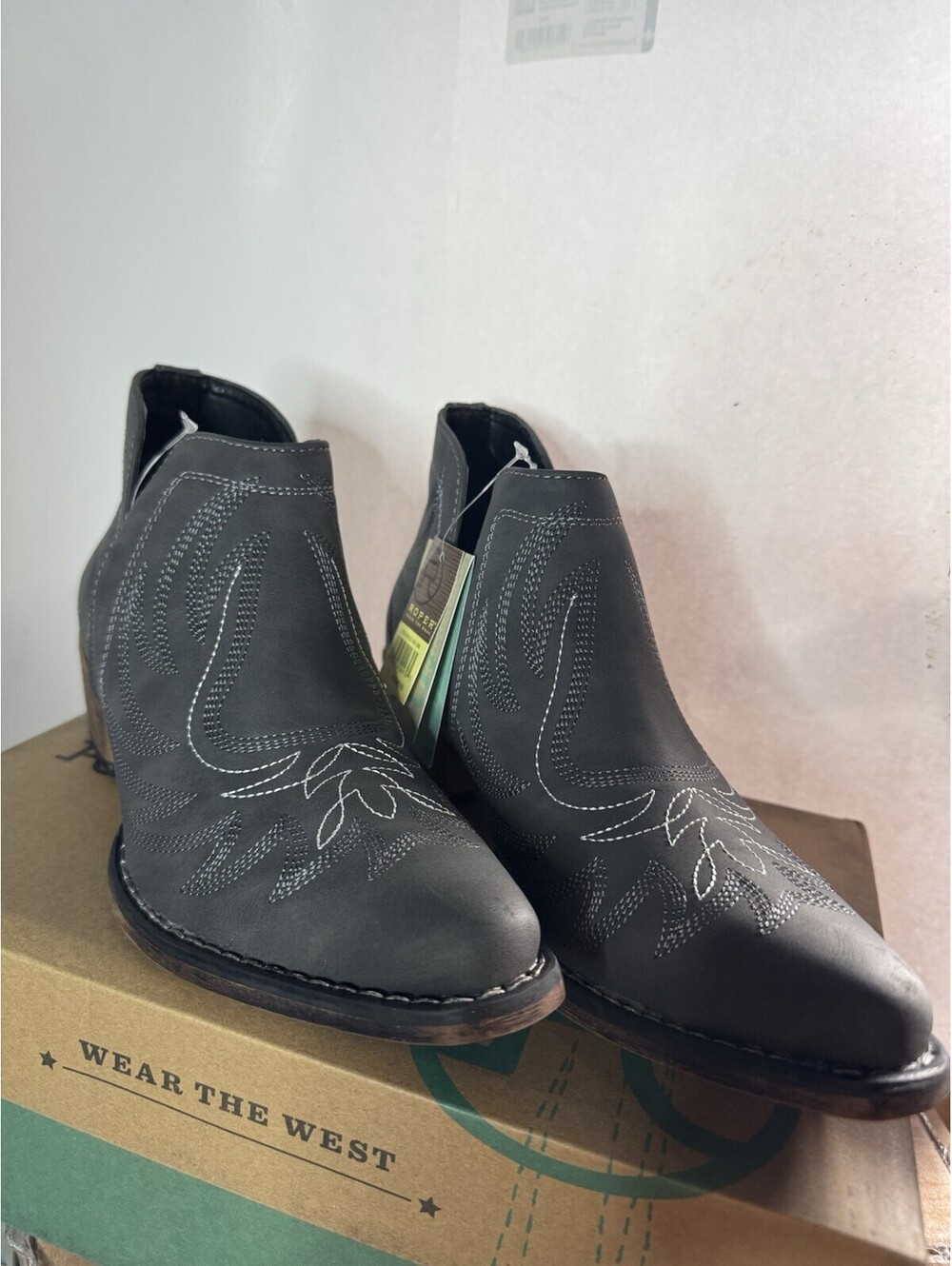 Roper Ava Embroidered Snip Toe Cowboy Booties Womens 7 Grey NWIB NWT - Picture 2 of 11